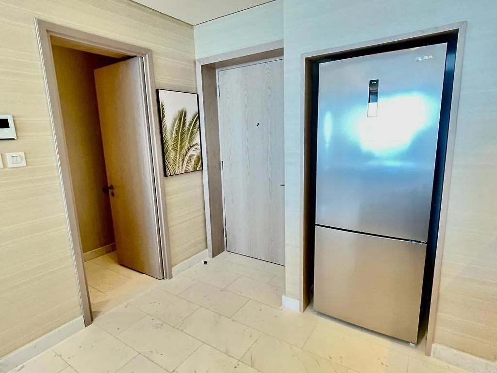 The Palm Tower Dubai Apartment 0*,