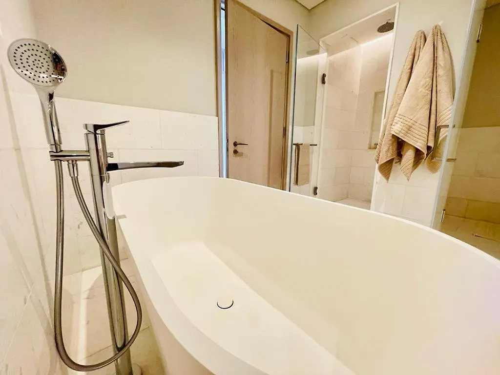 The Palm Tower Dubai Apartment 0*,